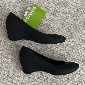 NWT Crocs Lina Wedge